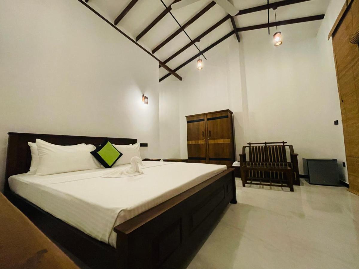Dk Zur Einkenr Hotel Ahangama Ngoại thất bức ảnh