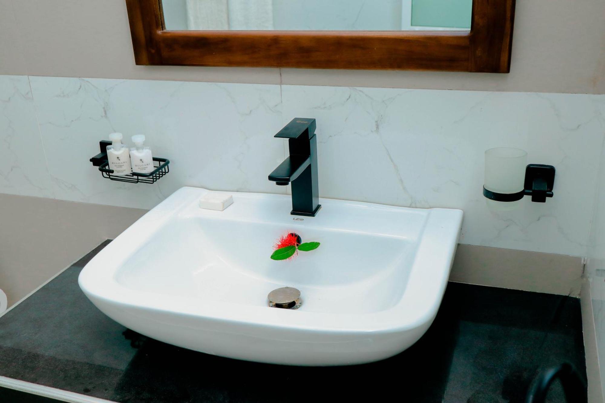 Dk Zur Einkenr Hotel Ahangama Ngoại thất bức ảnh