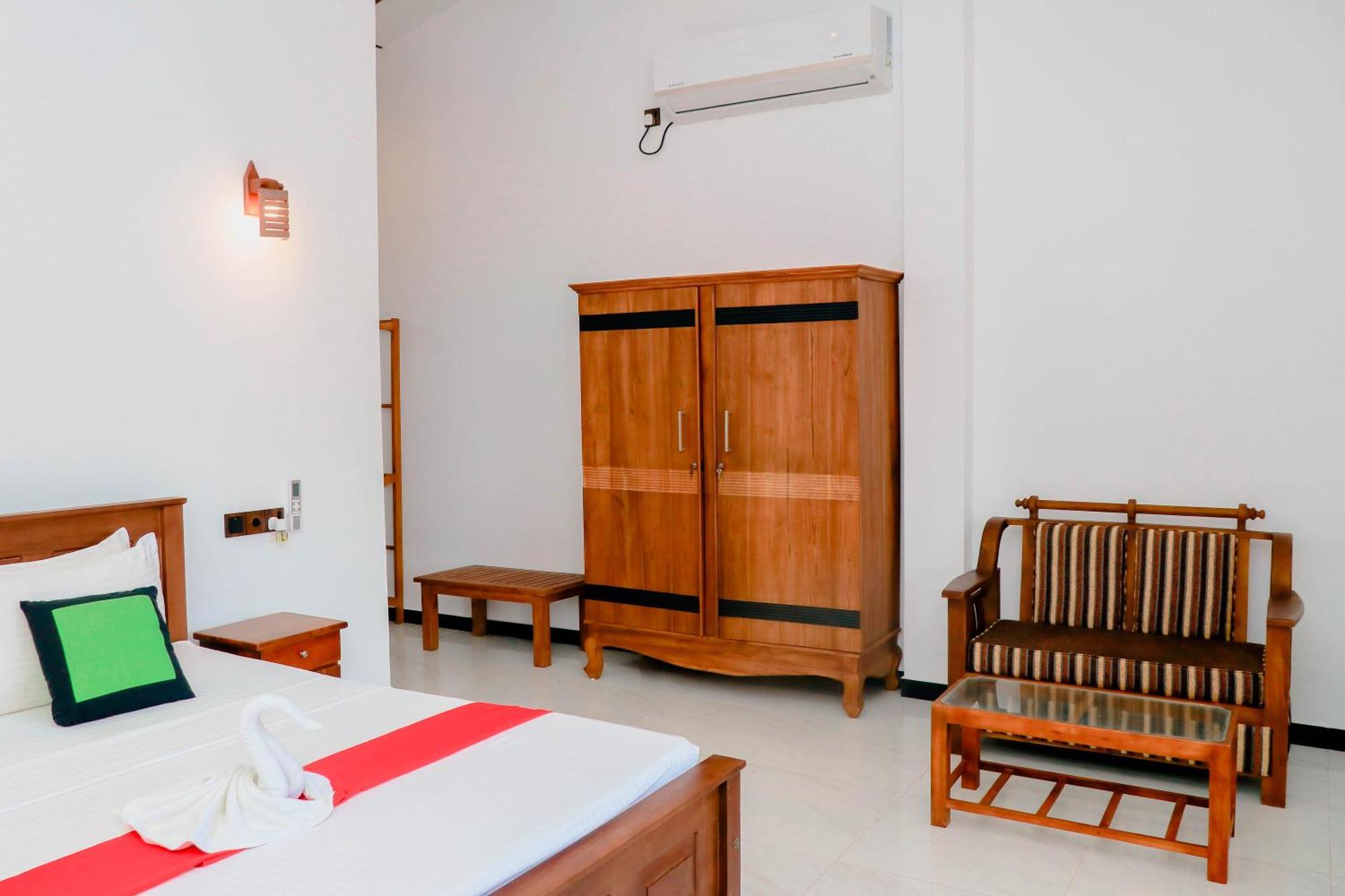 Dk Zur Einkenr Hotel Ahangama Ngoại thất bức ảnh
