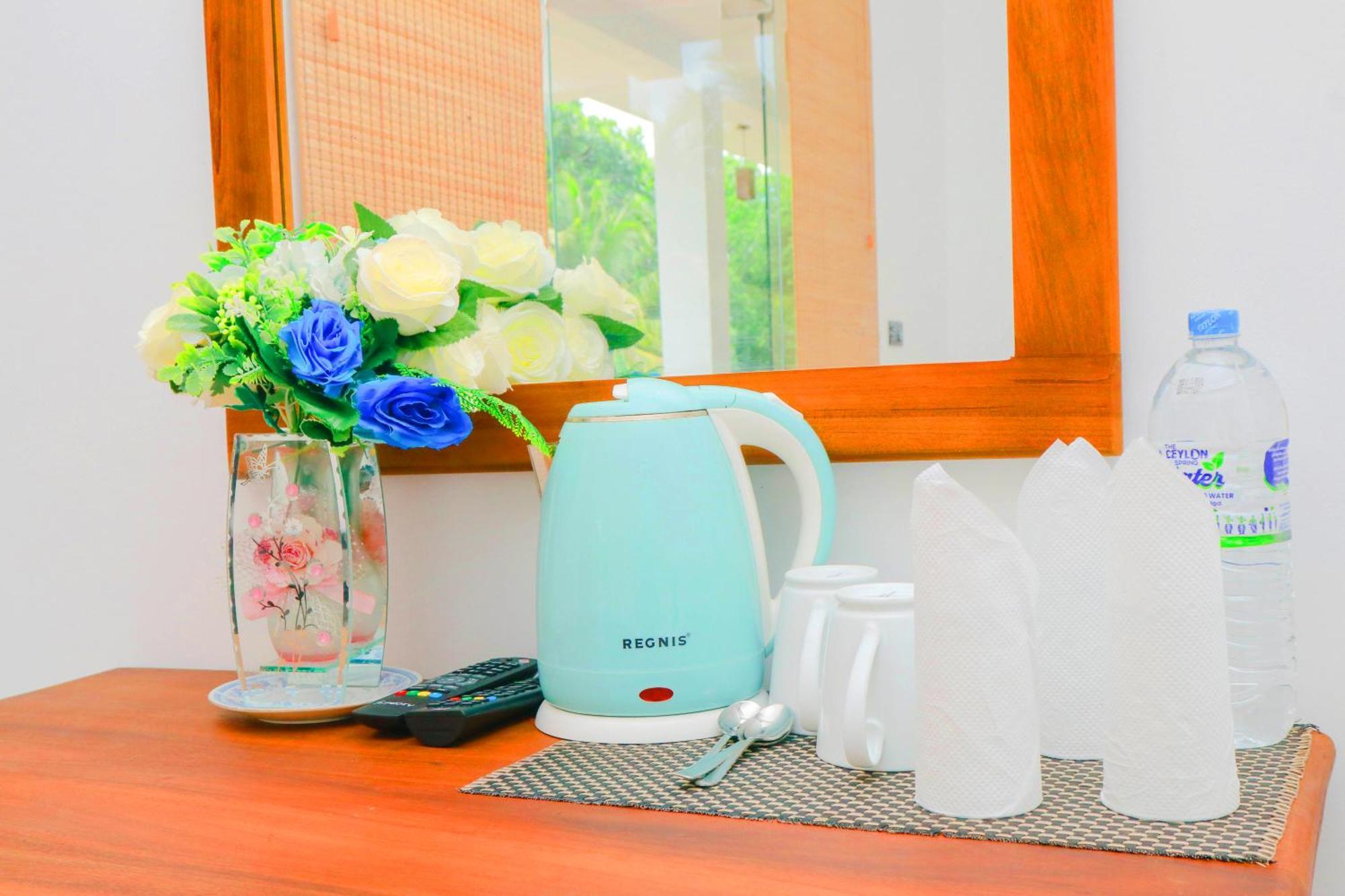 Dk Zur Einkenr Hotel Ahangama Ngoại thất bức ảnh