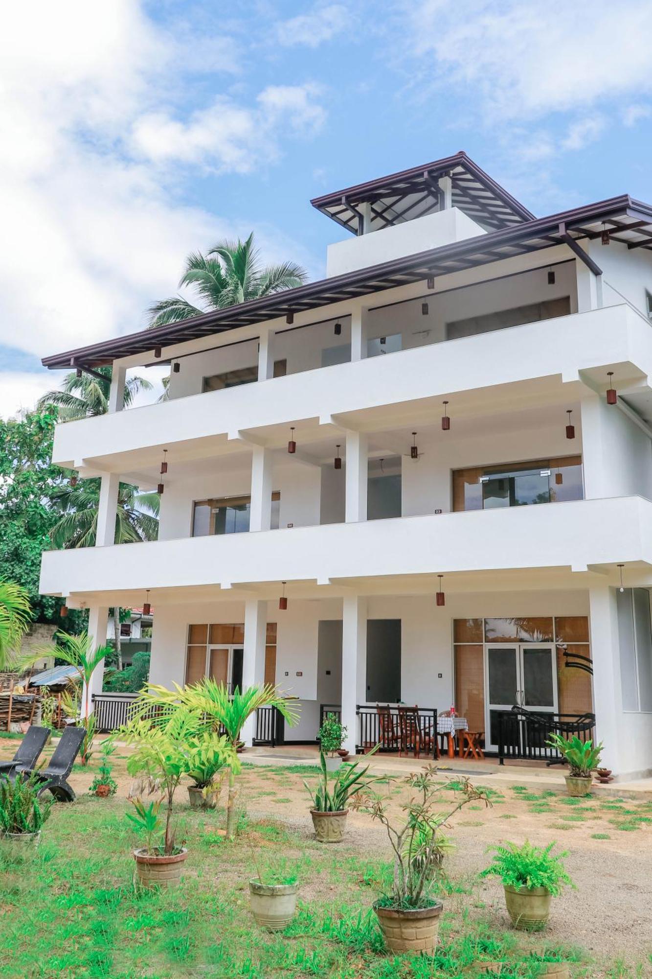 Dk Zur Einkenr Hotel Ahangama Ngoại thất bức ảnh