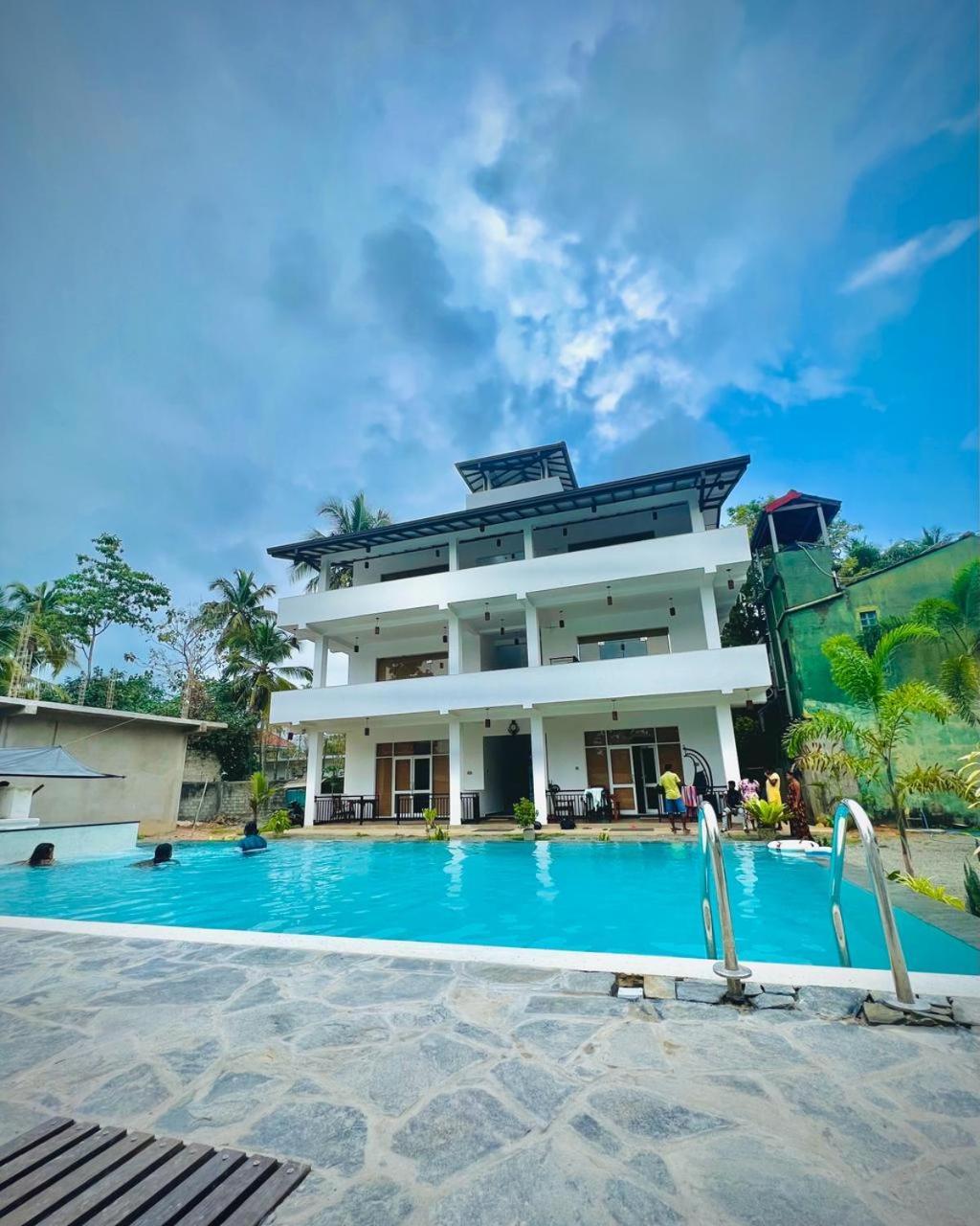 Dk Zur Einkenr Hotel Ahangama Ngoại thất bức ảnh